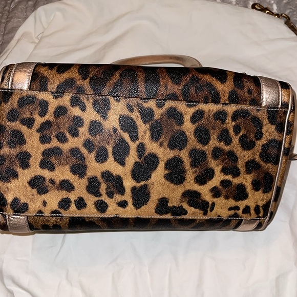 Dolce Cabanna preloved excellent condition bag has a strap leopard print. - Picture 9 of 16